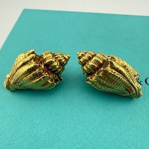 Vtg. Tiffany & Co. 18k George Schuler Seashells Clip Earrings in Yellow Gold 18g